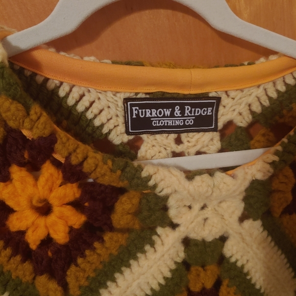 Hibuckyhandmade Furrow & Ridge Handmade Repurposed Granny Afghan Sweater - Picture 4 of 7